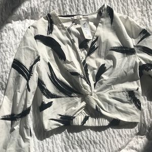 NEW WITH TAGS black and white print crop top